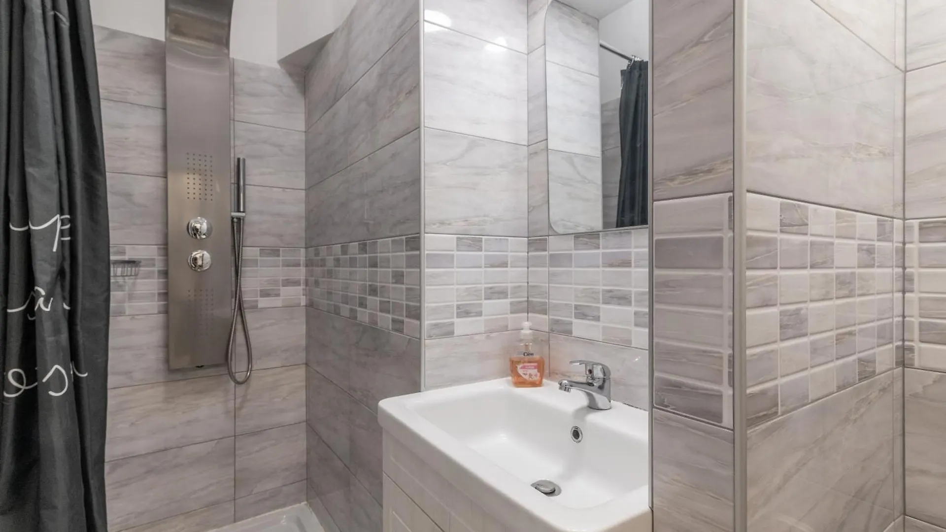 Chalet Studio Invita Maruzini